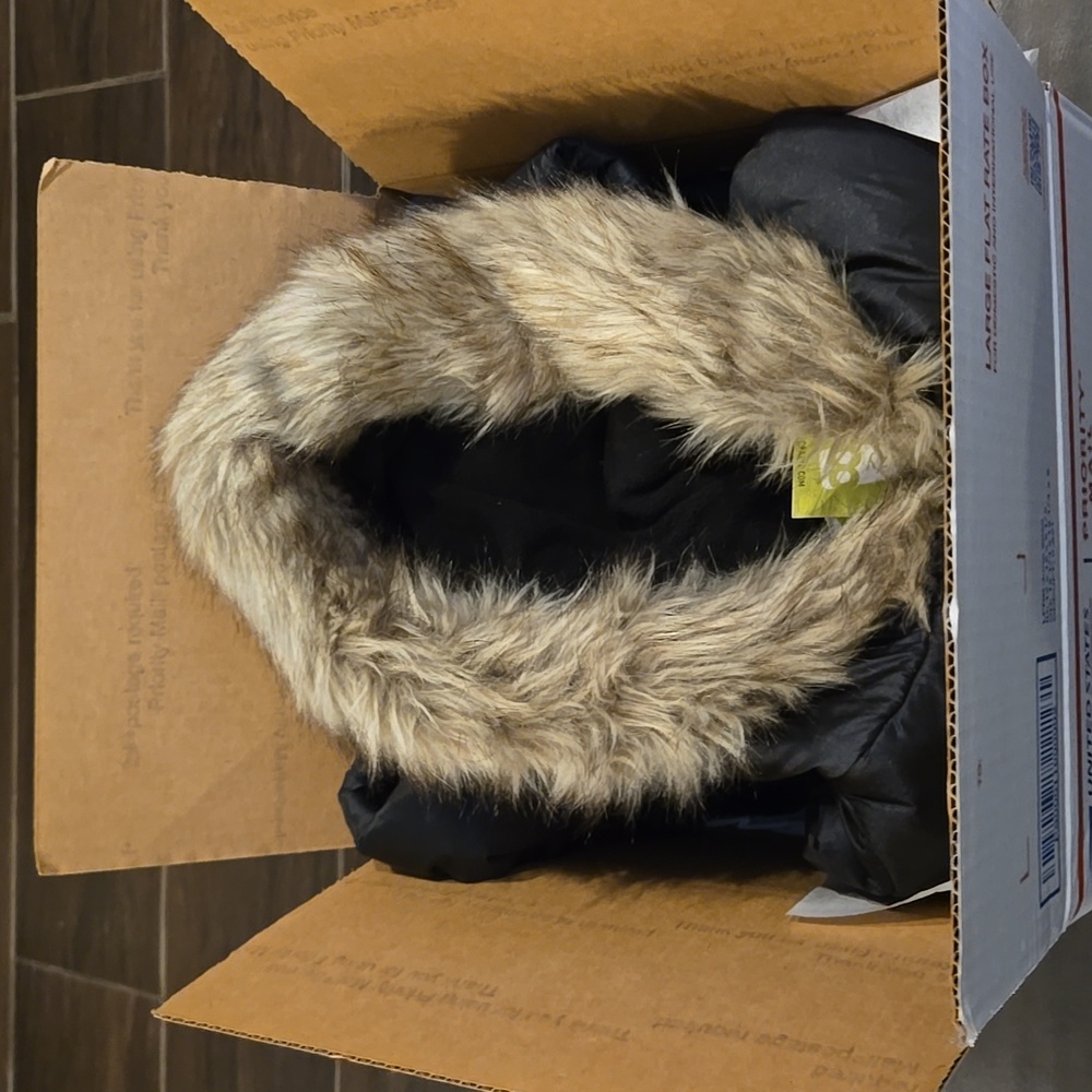 Crazy 8 Black Quilted Puffer Coat With Faux Fur Hood Size M 7-8 NWT - Picture 6 of 6